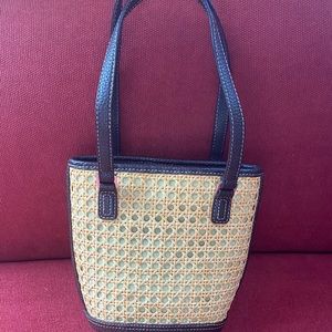 LIZ CLAIBORNE RATTAN SHOULDER BAG/ COLOR -TAN / BROWN/ SIZE SMALL.